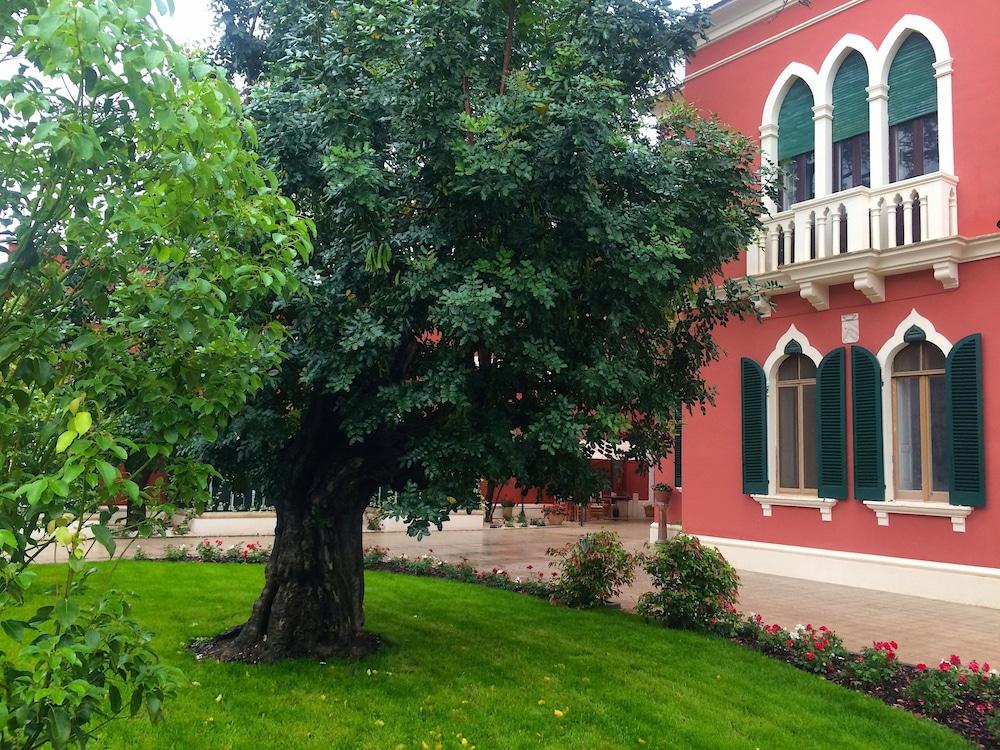 Donnenzo Bed & Breakfast Latiano Exterior photo